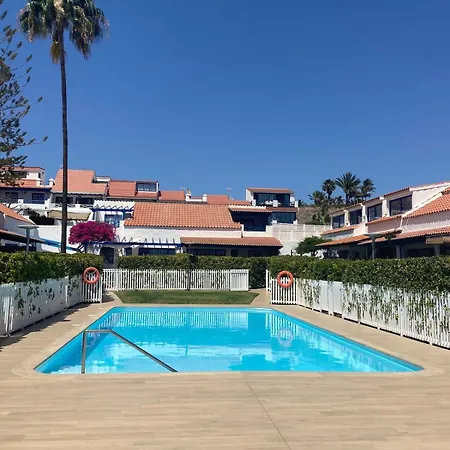 Relax Veleros בית נופש *